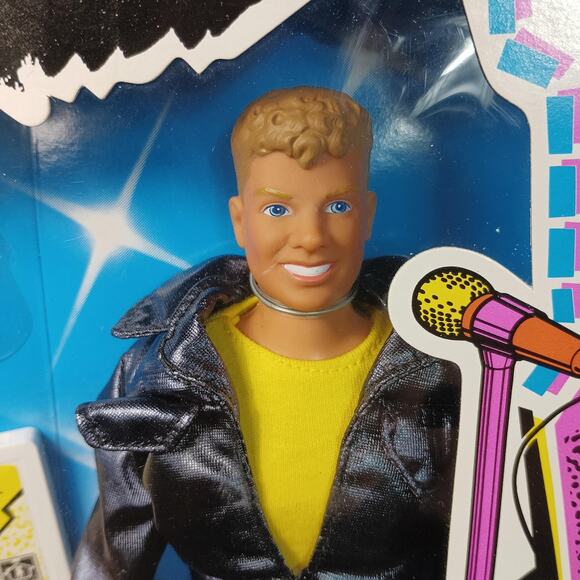 Vintage 1990 New Kids On The Block Joe In Concert Doll Figure w/ Cassette Hasbro - Picture 3 of 9